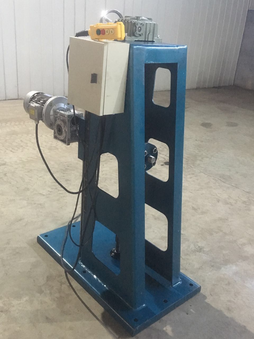 SZC-100駐車制動(dòng)性能測(cè)試儀(圖1) SZC-100駐車制動(dòng)性能測(cè)試儀(圖1)